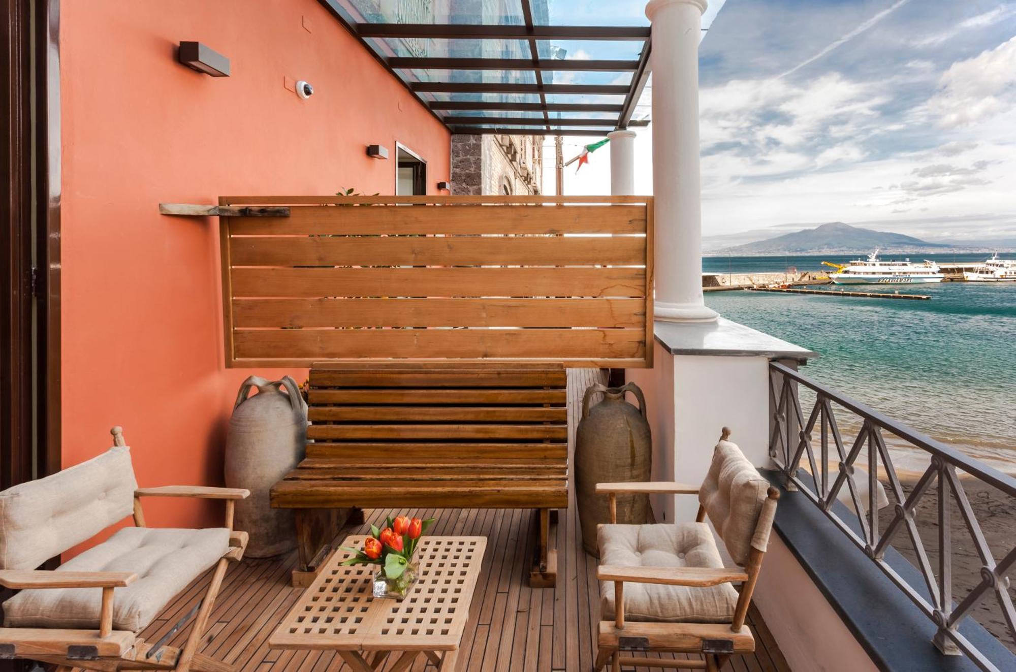 Yacht Club Capo Cervo Suites B&B Sorrento Exterior photo