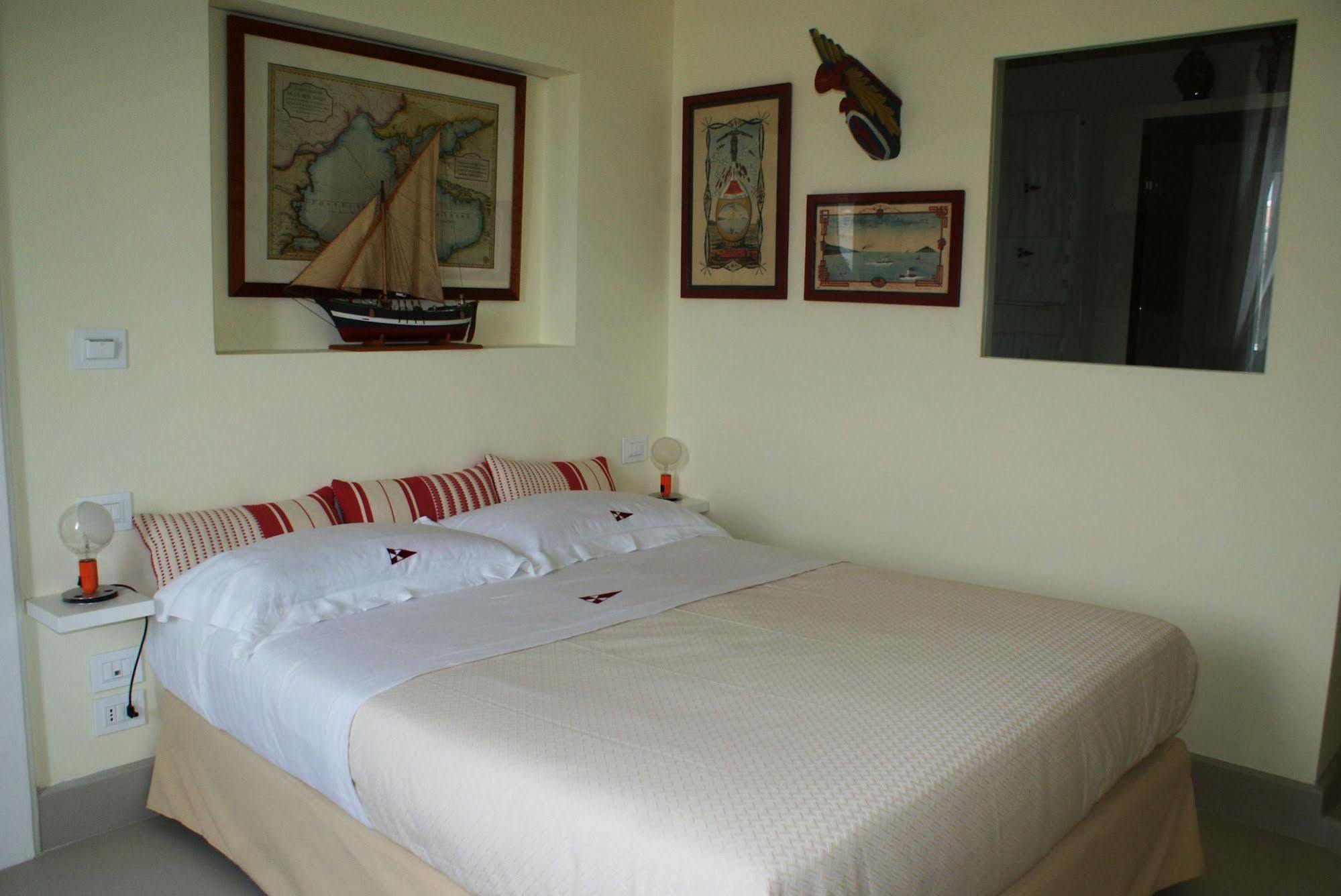 Yacht Club Capo Cervo Suites B&B Sorrento Exterior photo